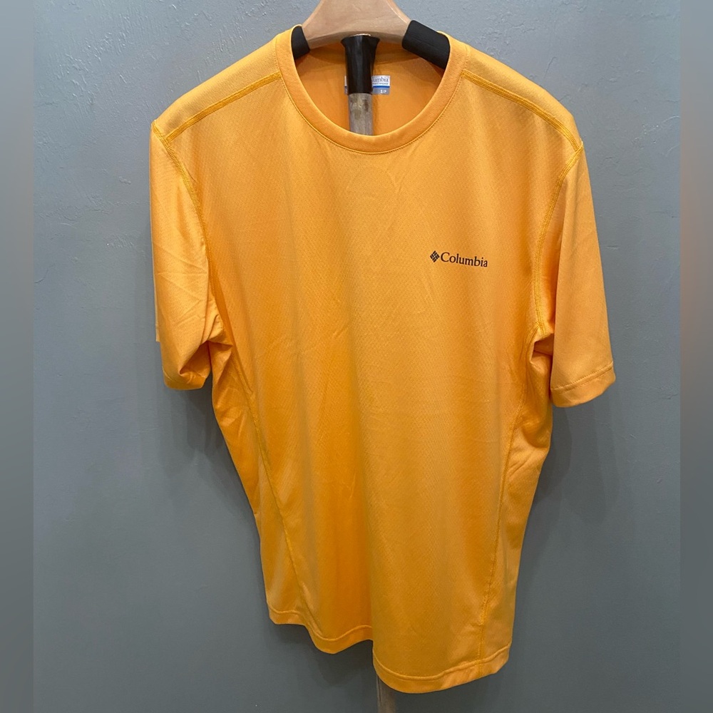 Columbia Men's Bright‎ Orange Short Sleeve Tee